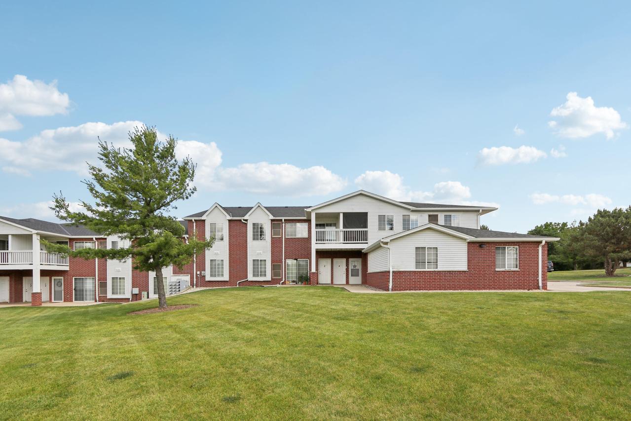 8580 Lexington Pl #4, Pleasant Prairie, WI 53158