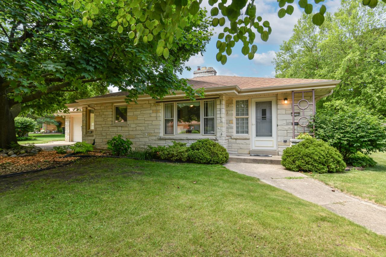 7806 W Dakota St, West Allis, WI 53219