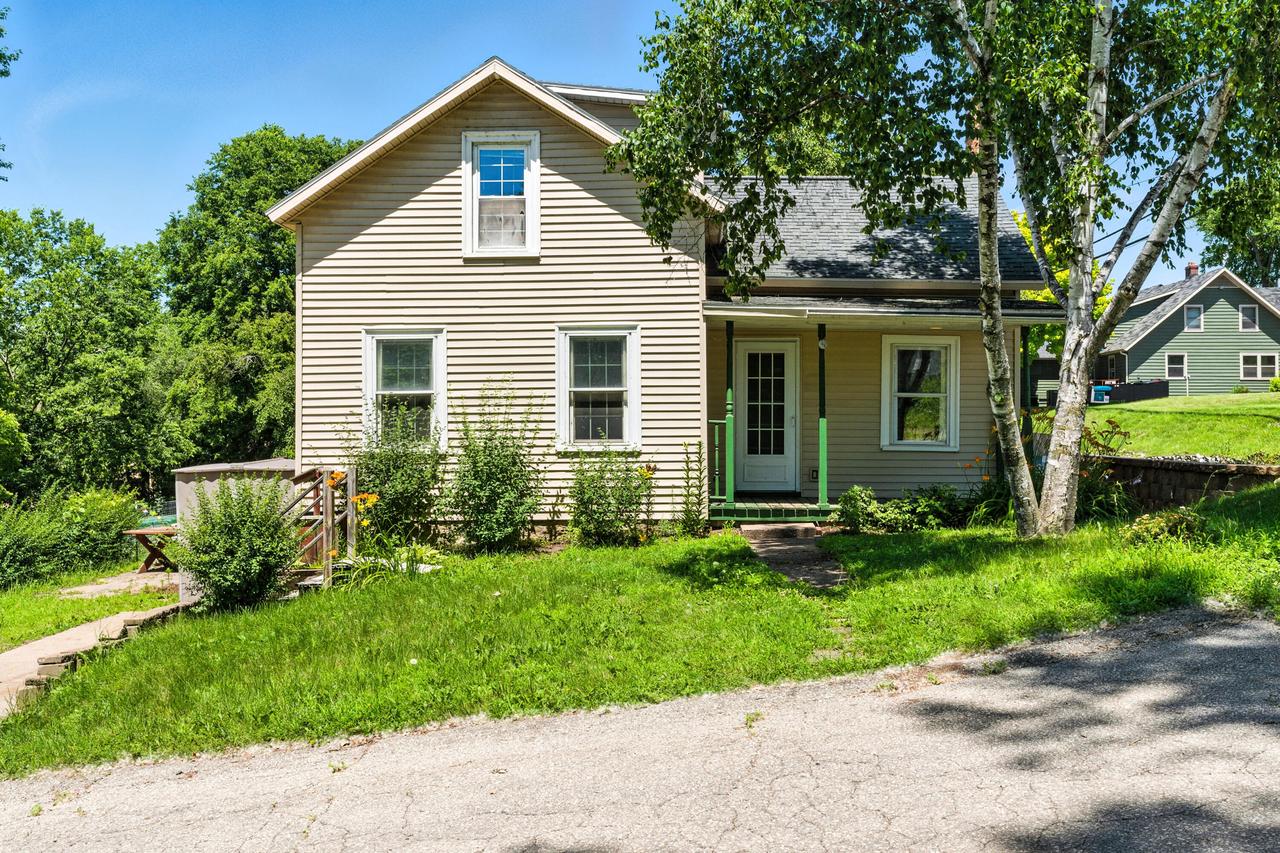 109 Elm St, Onalaska, WI 54650