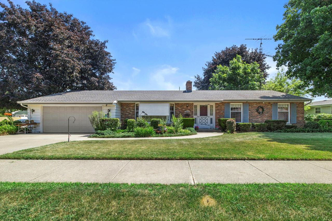 8107 17th Ave, Kenosha, WI 53143