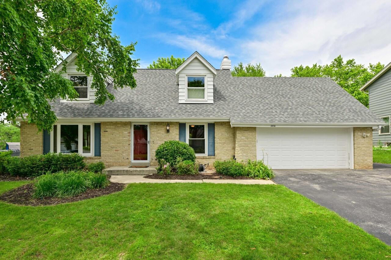 2830 Minot Ln, Waukesha, WI 53188