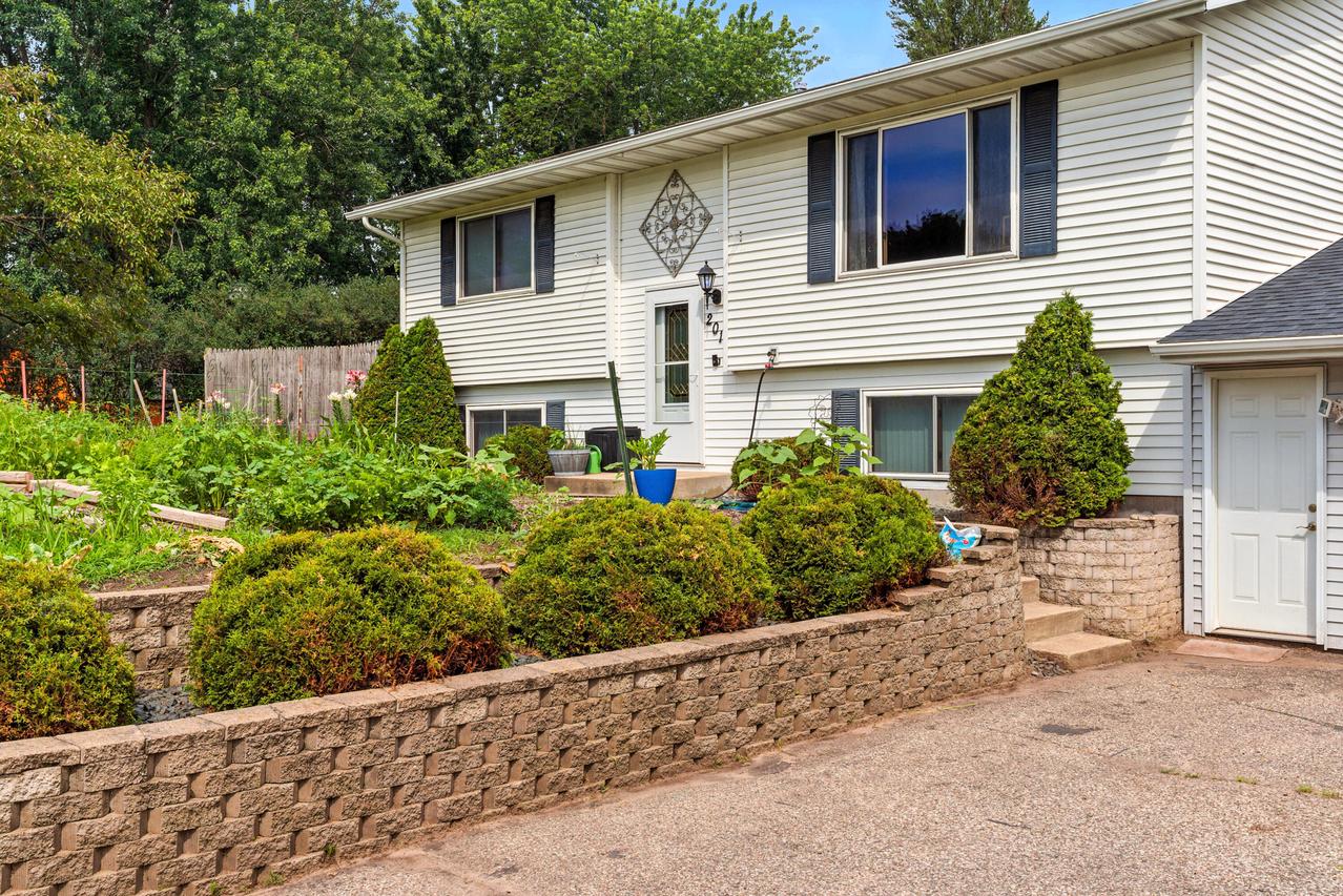 2010 Franklin St, Onalaska, WI 54650