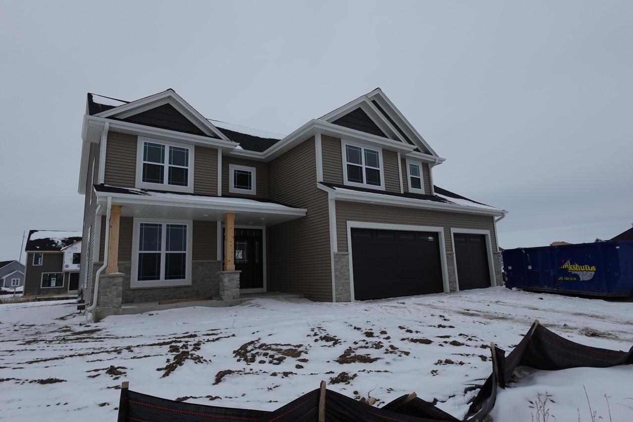 1730 Whalen Dr, Oconomowoc, WI 53066