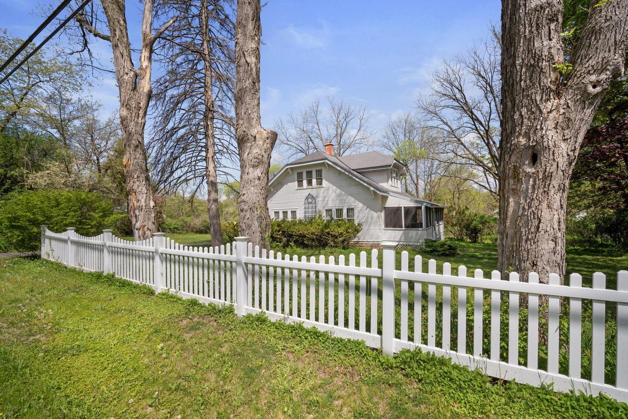 12600 W Prospect Dr, New Berlin, WI 53151