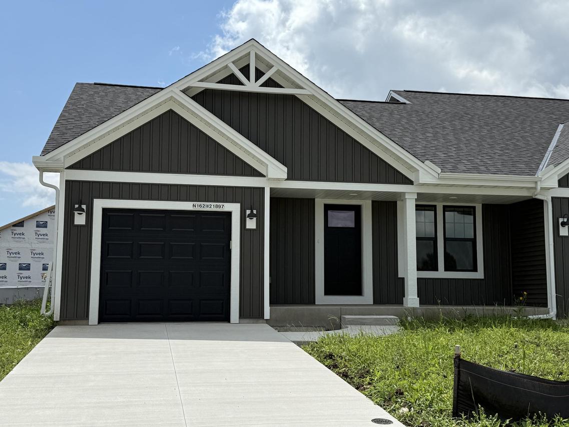 N162W21897 Poppy Rd, Jackson, WI 53037
