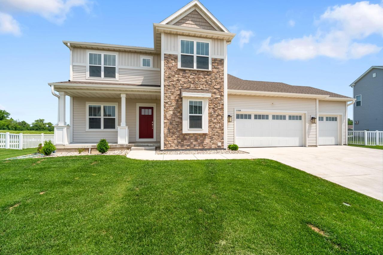 11528 W Meadowview Dr, Franklin, WI 53132