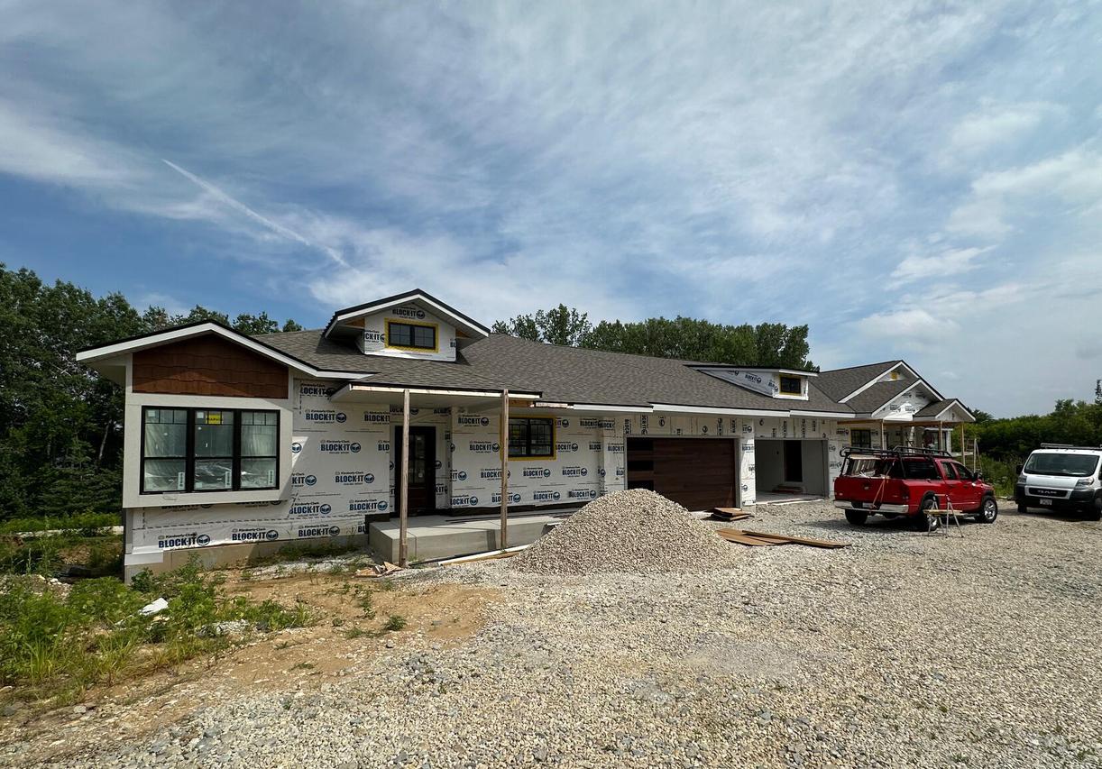 W389N7108 Pennsylvania St, Oconomowoc, WI 53066