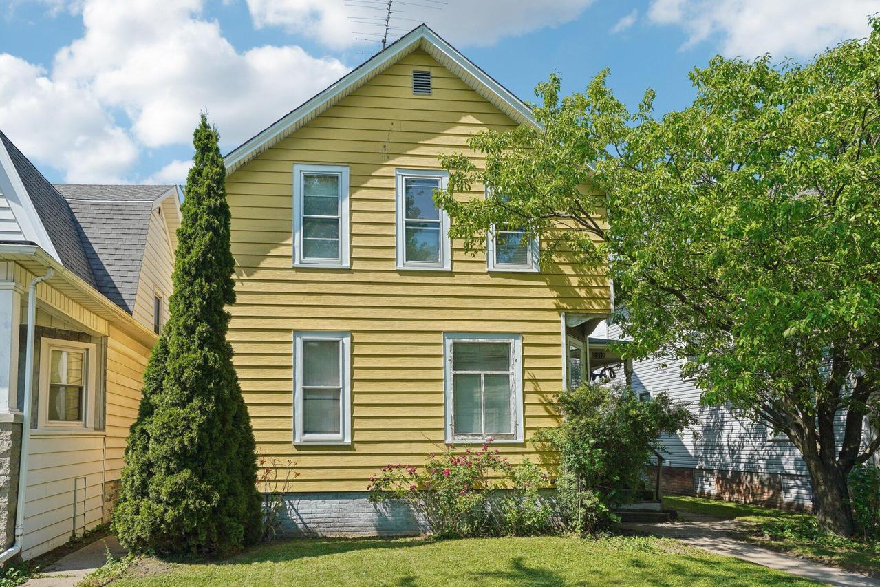 2912 Wright Ave, Racine, WI 53405