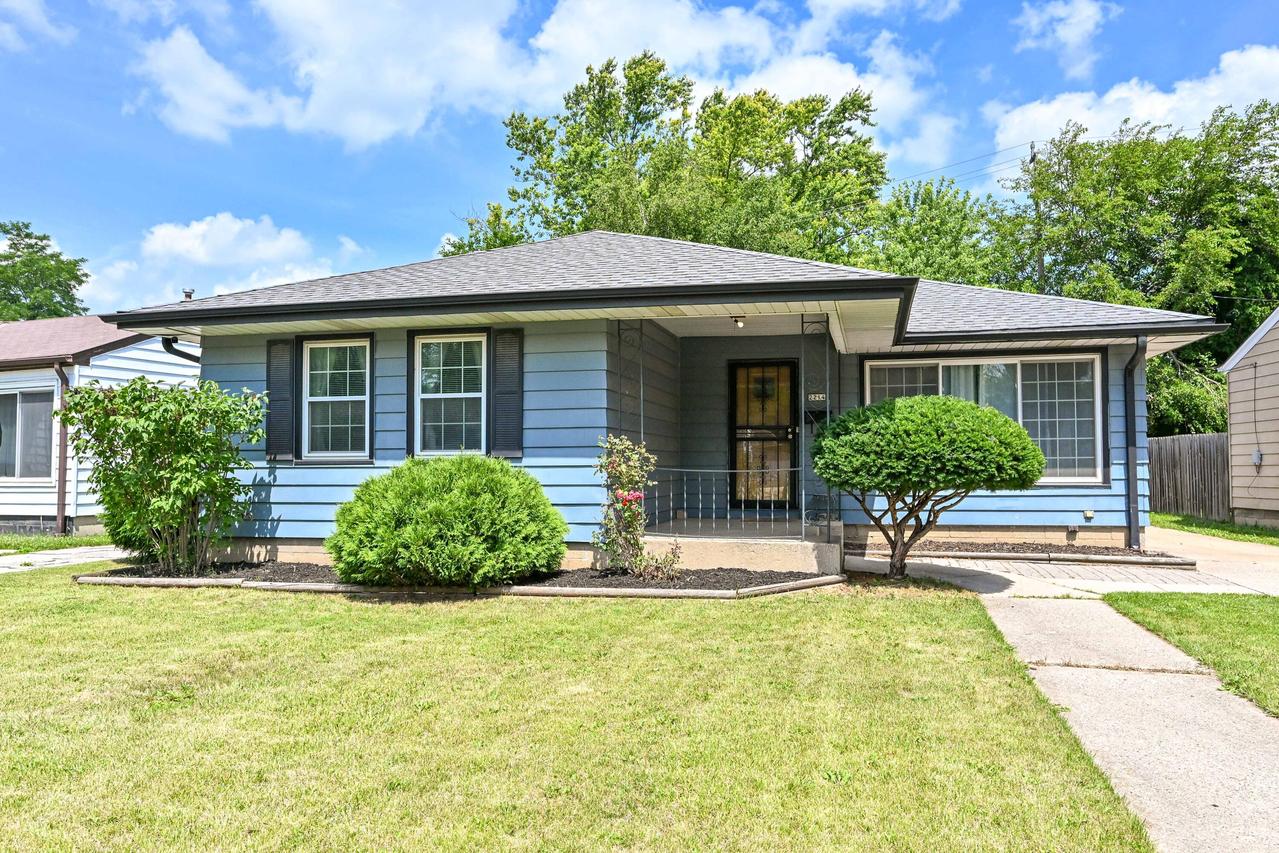 2214 W Rohr Ave, Milwaukee, WI 53209