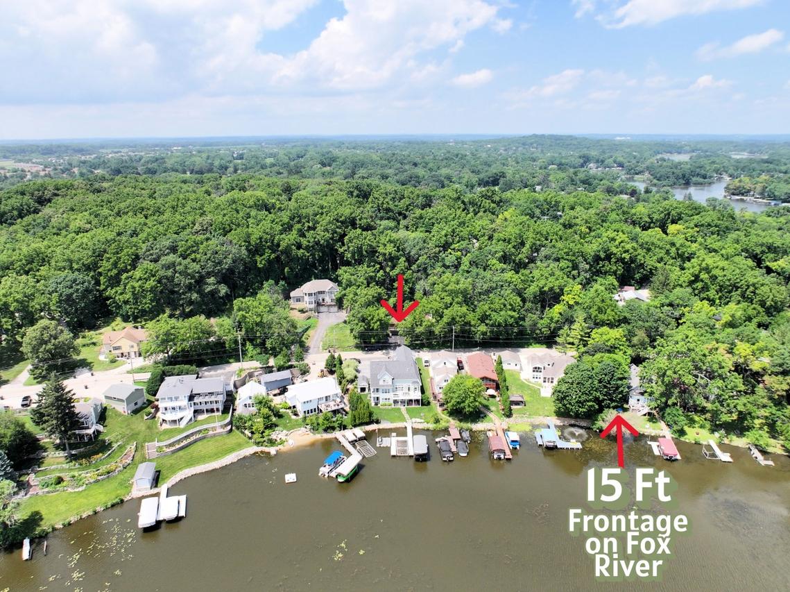 142 Riverside Dr, Waterford, WI 53185