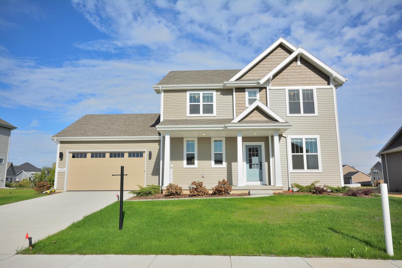 N53W19954 Kingair Dr, Menomonee Falls, WI 53051