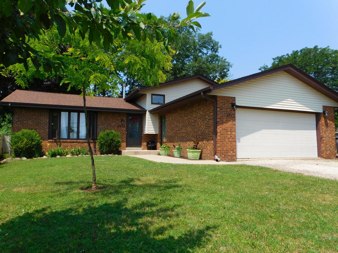 6712 235th Ave, Paddock Lake, WI 53168