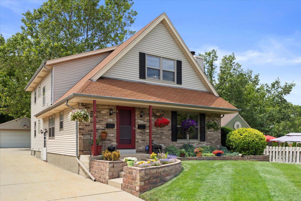 4063-4065 S 41st St #4065, Greenfield, WI 53221