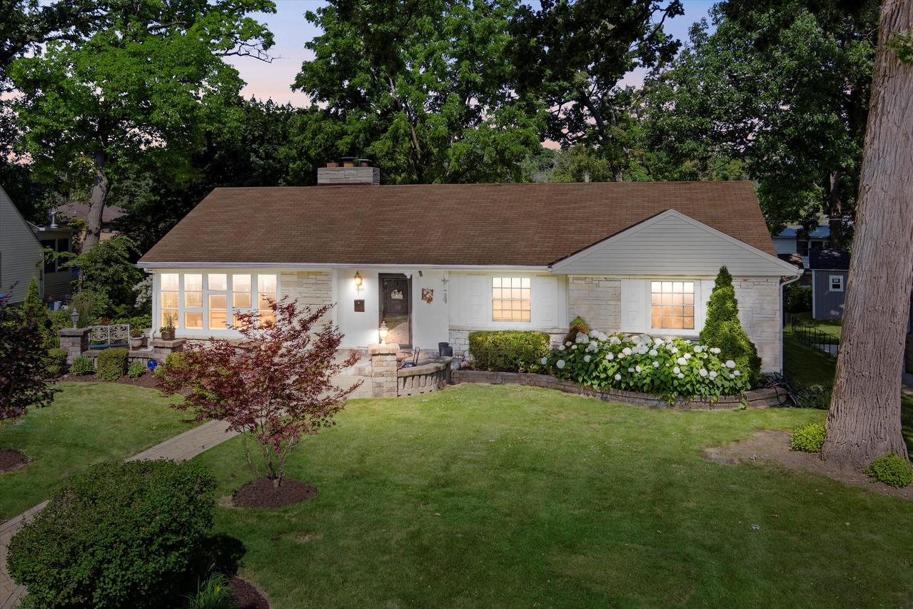 2625 S 50th St, Milwaukee, WI 53219