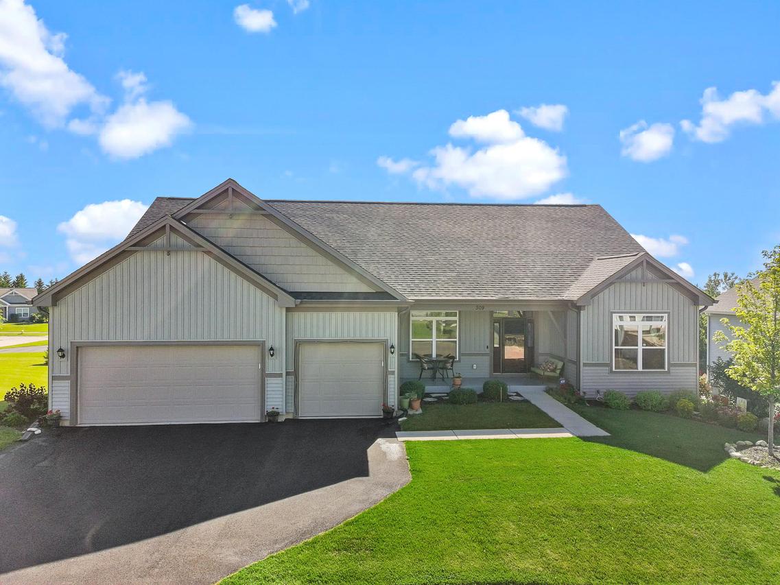 309 N Stone Ridge, Lake Geneva, WI 53147