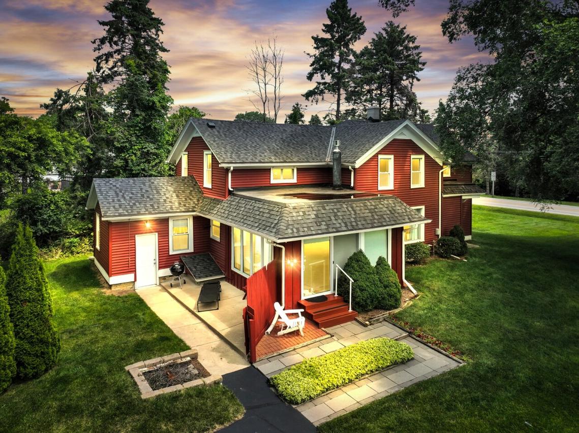 4738 Lighthouse Dr, Wind Point, WI 53402