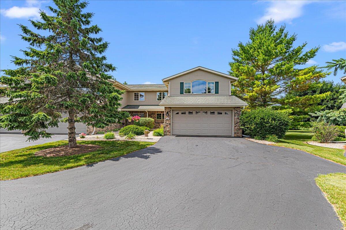 720 Stoney Creek #4, West Bend, WI 53095