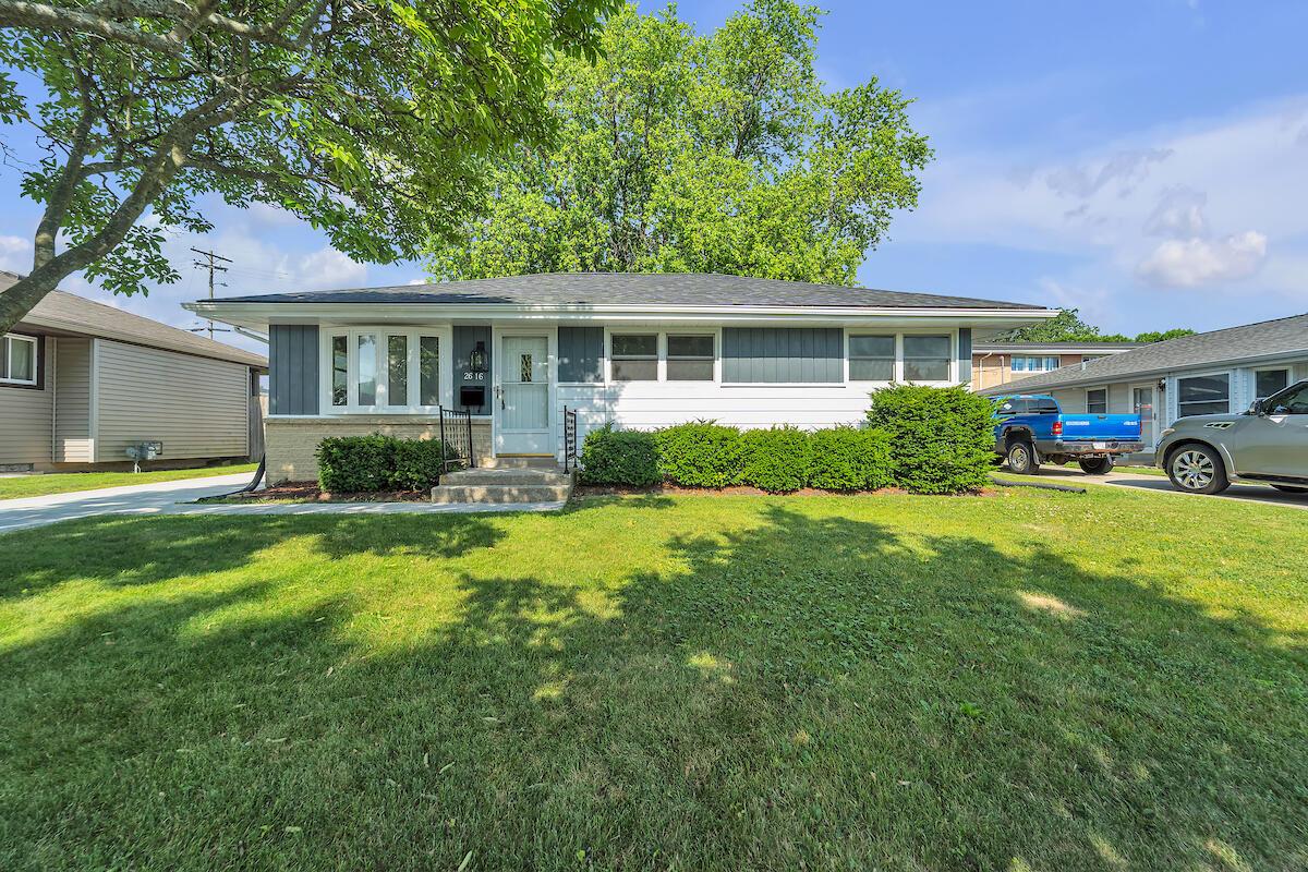 2616 Loraine Ave, Racine, WI 53404