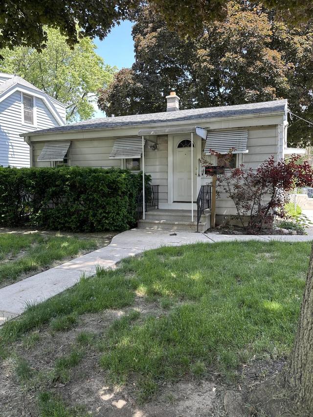 4910 N 53rd St, Milwaukee, WI 53218