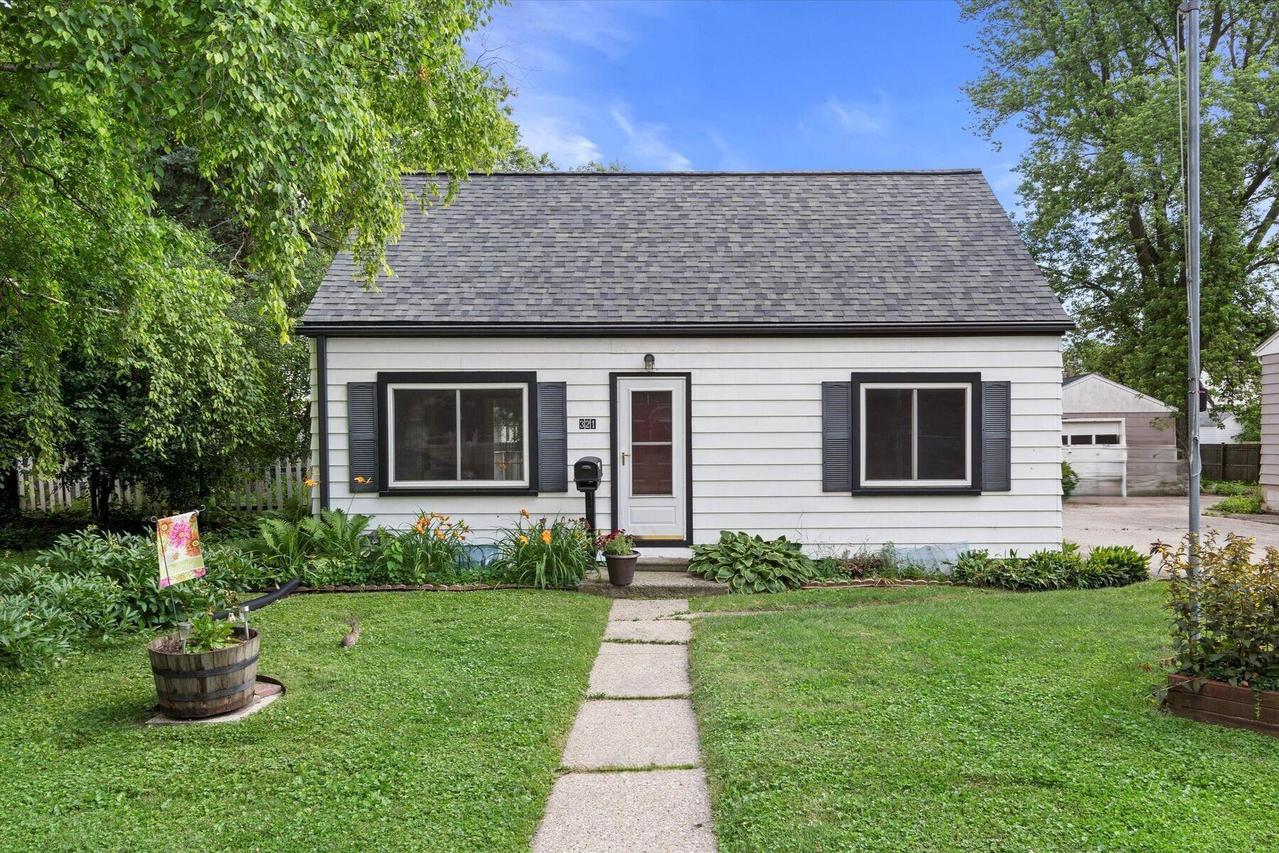 321 Palmer St, Waukesha, WI 53188