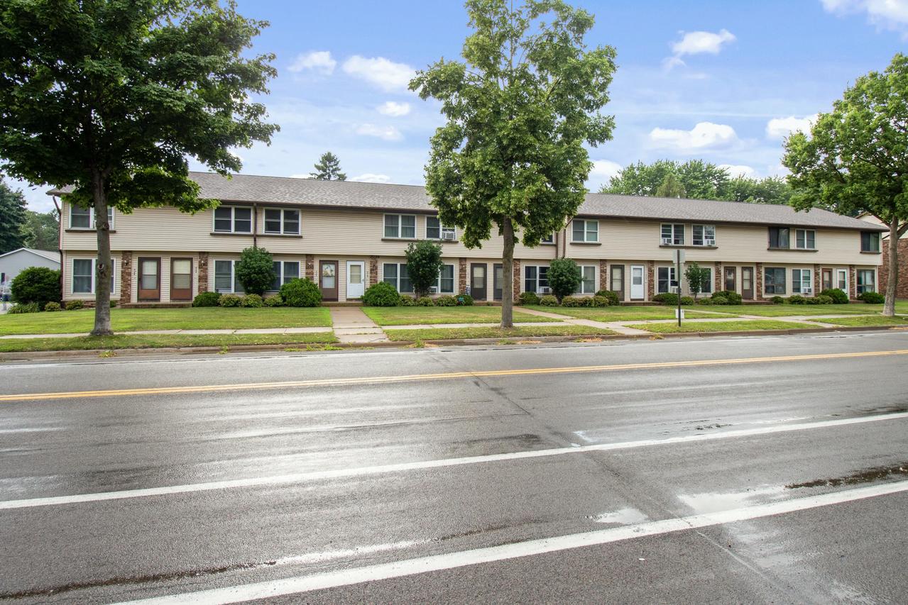 920 S 12th Ave, Onalaska, WI 54650