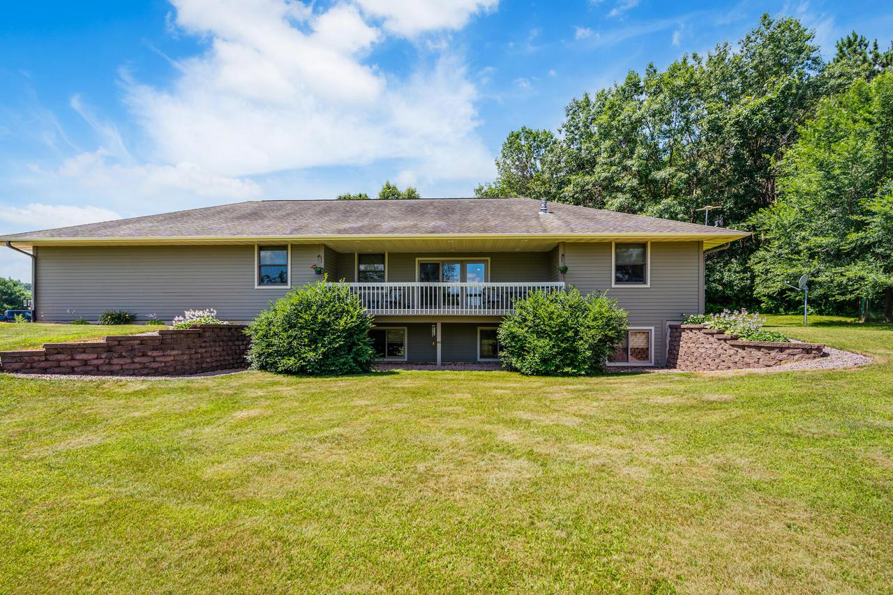 W5136 Hale Ct, Farmington, WI 54636