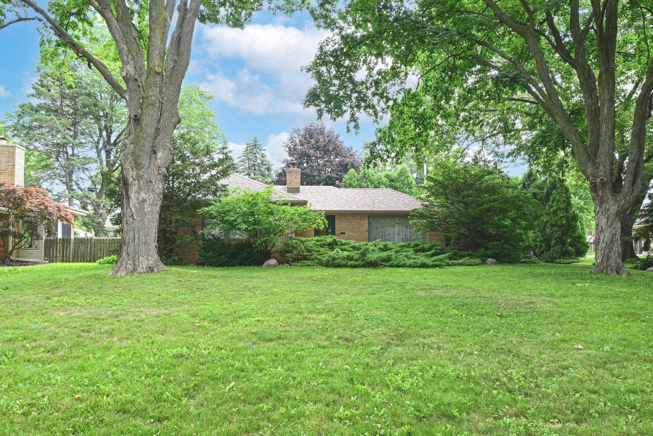 3110 N Menomonee River, Milwaukee, WI 53222