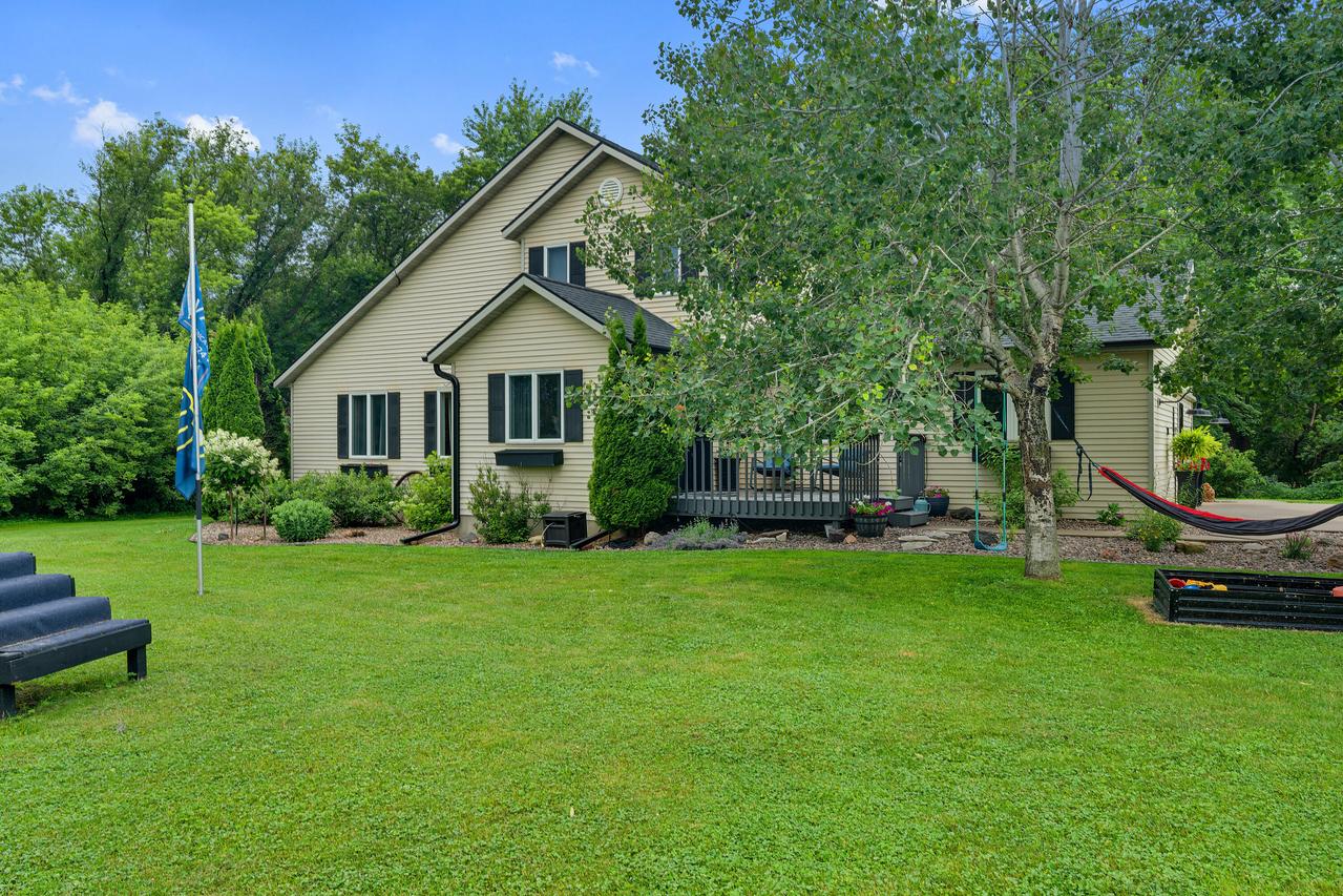 W7011 Paulson Rd, Holland, WI 54636