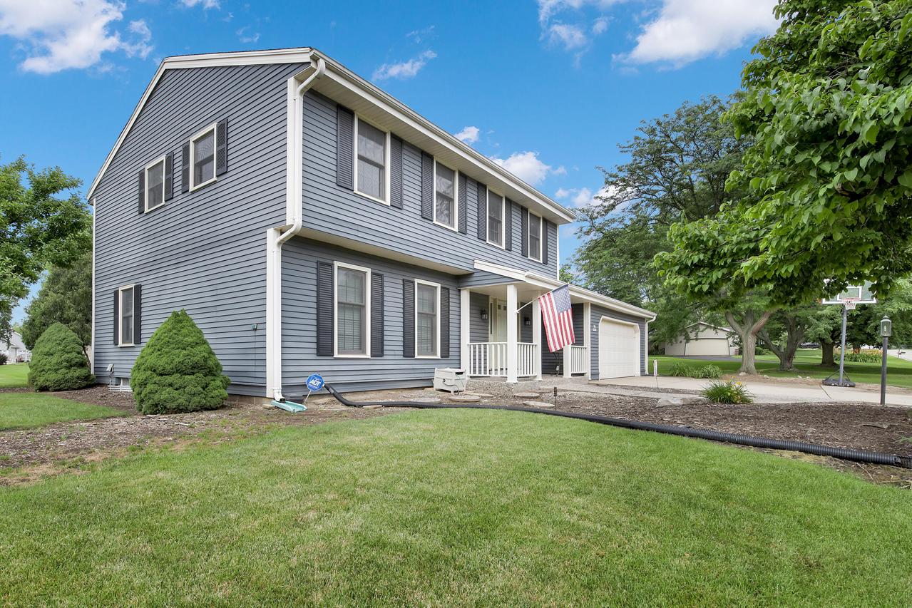 N99W16610 Woodcock Rd, Germantown, WI 53022