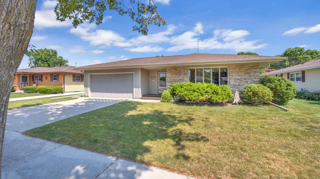 1923 N 28th St, Sheboygan, WI 53081
