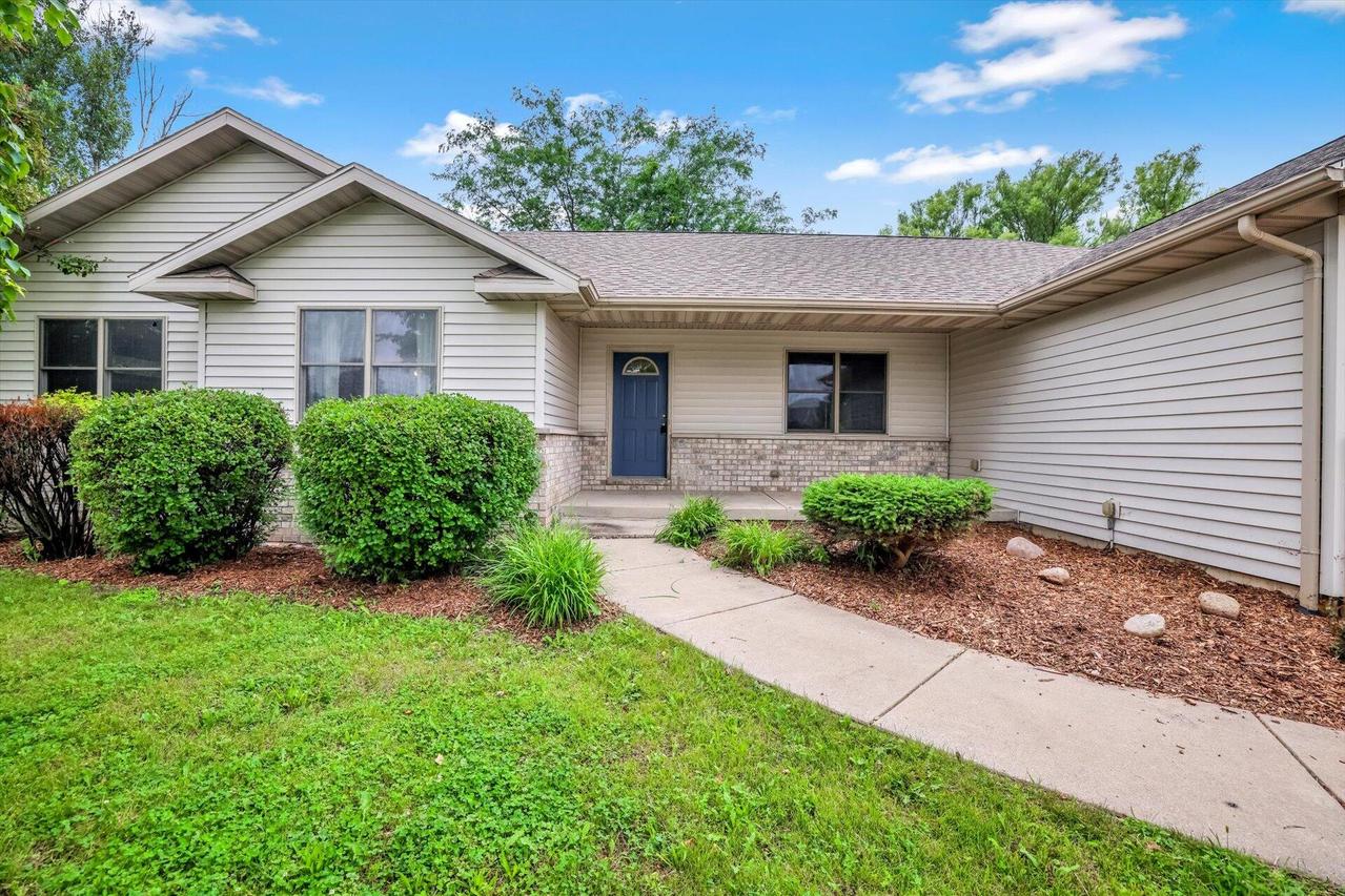 3467 Country View, Delavan, WI 53115