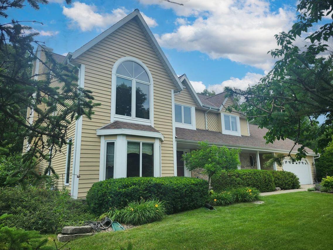 4562 W Martinton Ct, Franklin, WI 53132