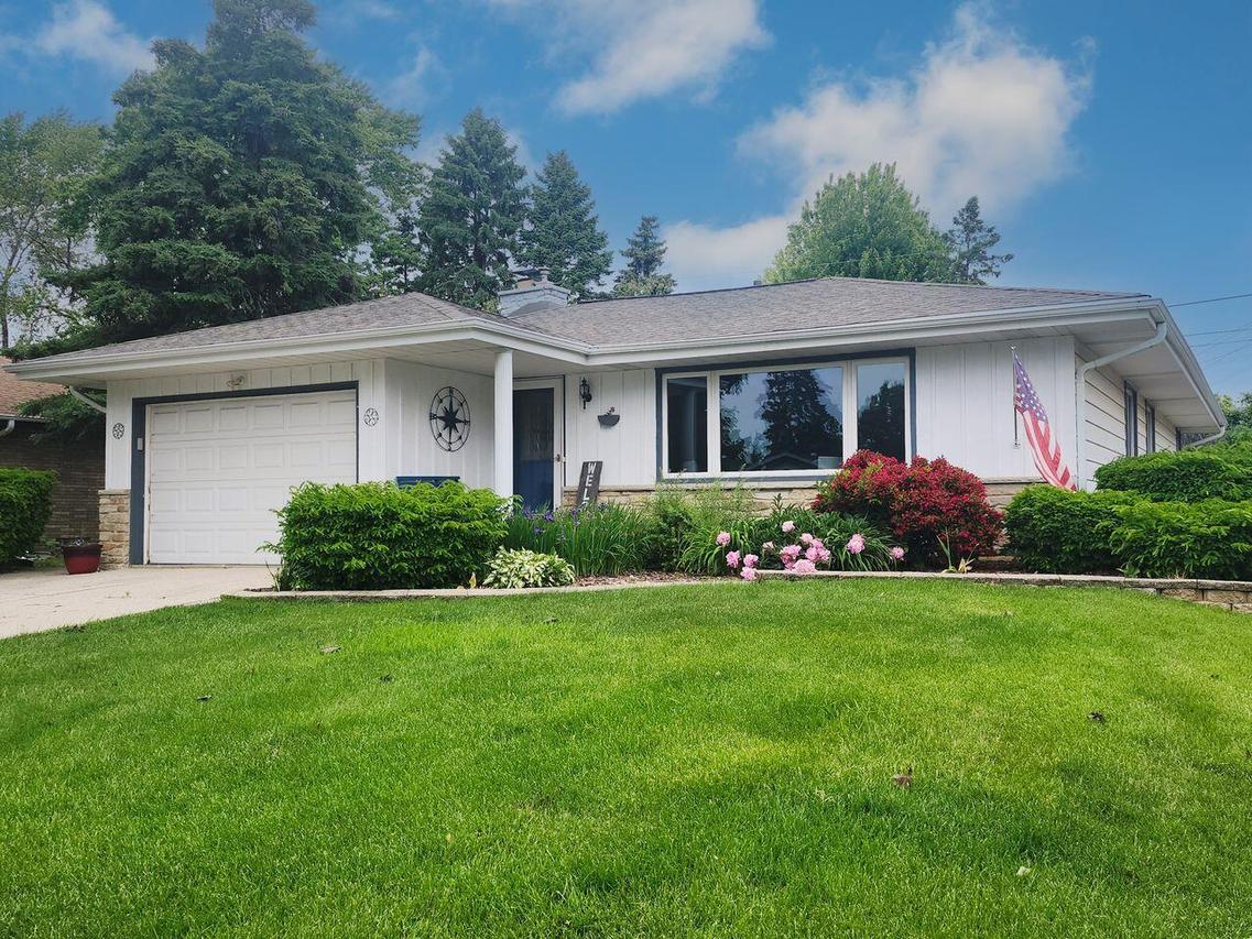 1784 Hickory St, South Milwaukee, WI 53172
