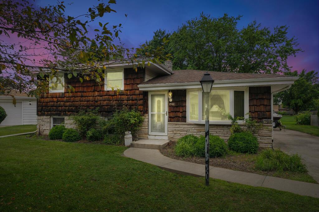 7944 Santa Mary Ct, Mount Pleasant, WI 53406