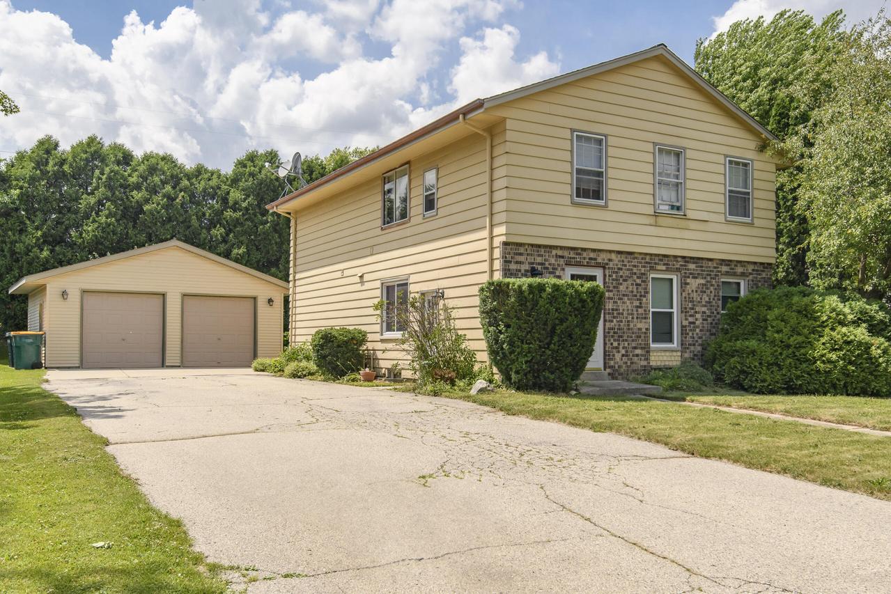 141 S Judge Dr #145, Saukville, WI 53080