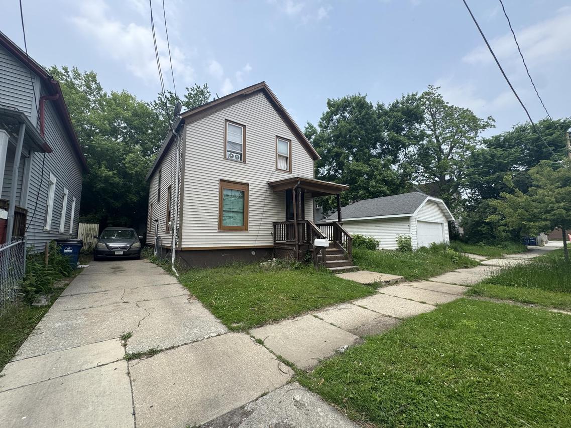 1616 Morton Ave, Racine, WI 53403