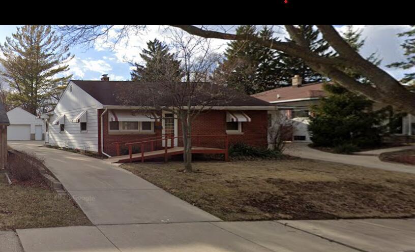 3325 S 57th St, Milwaukee, WI 53219