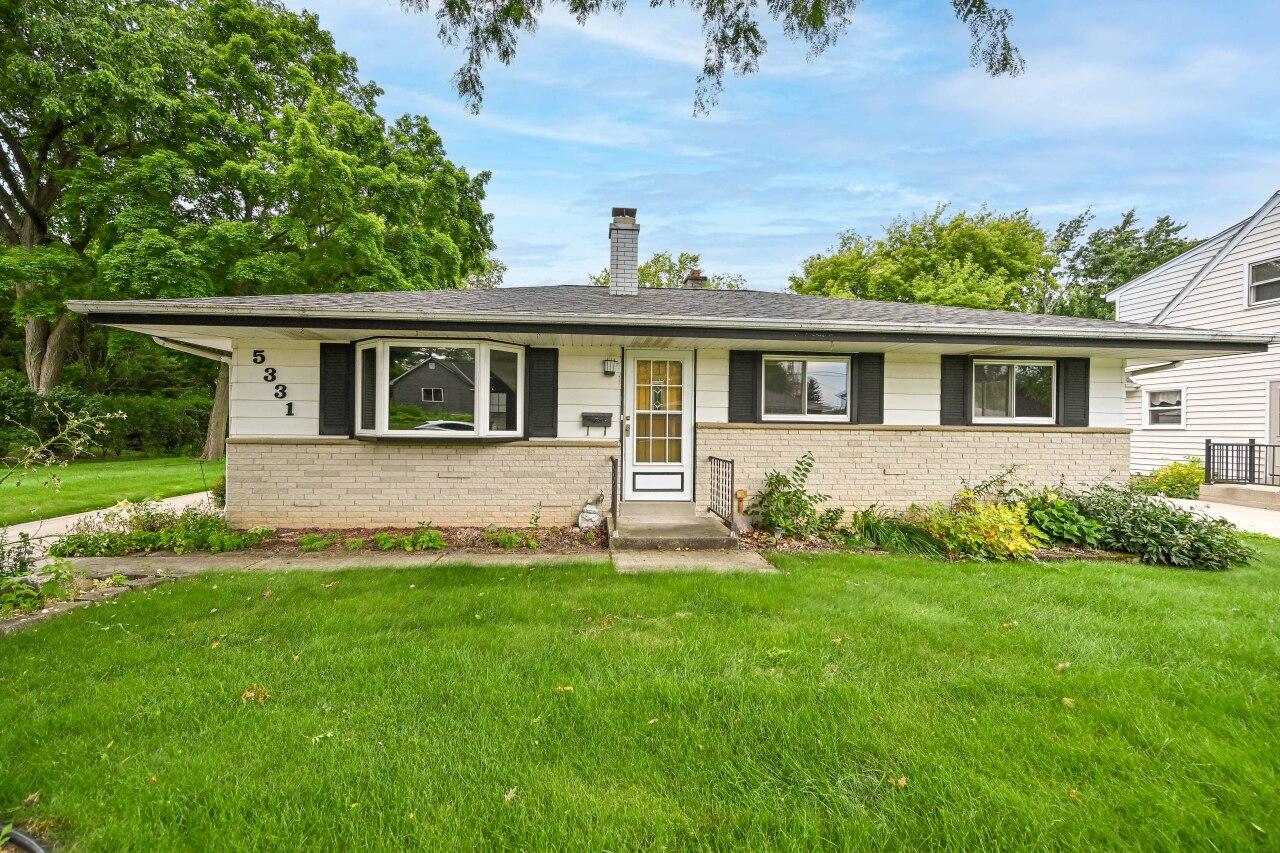 5331 S Mccreedy Ave, Cudahy, WI 53110
