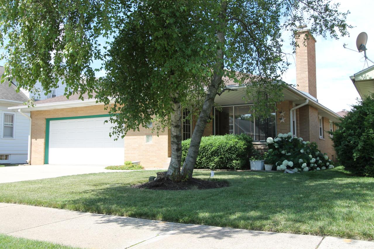 4506 S 23rd Ave, Kenosha, WI 53140