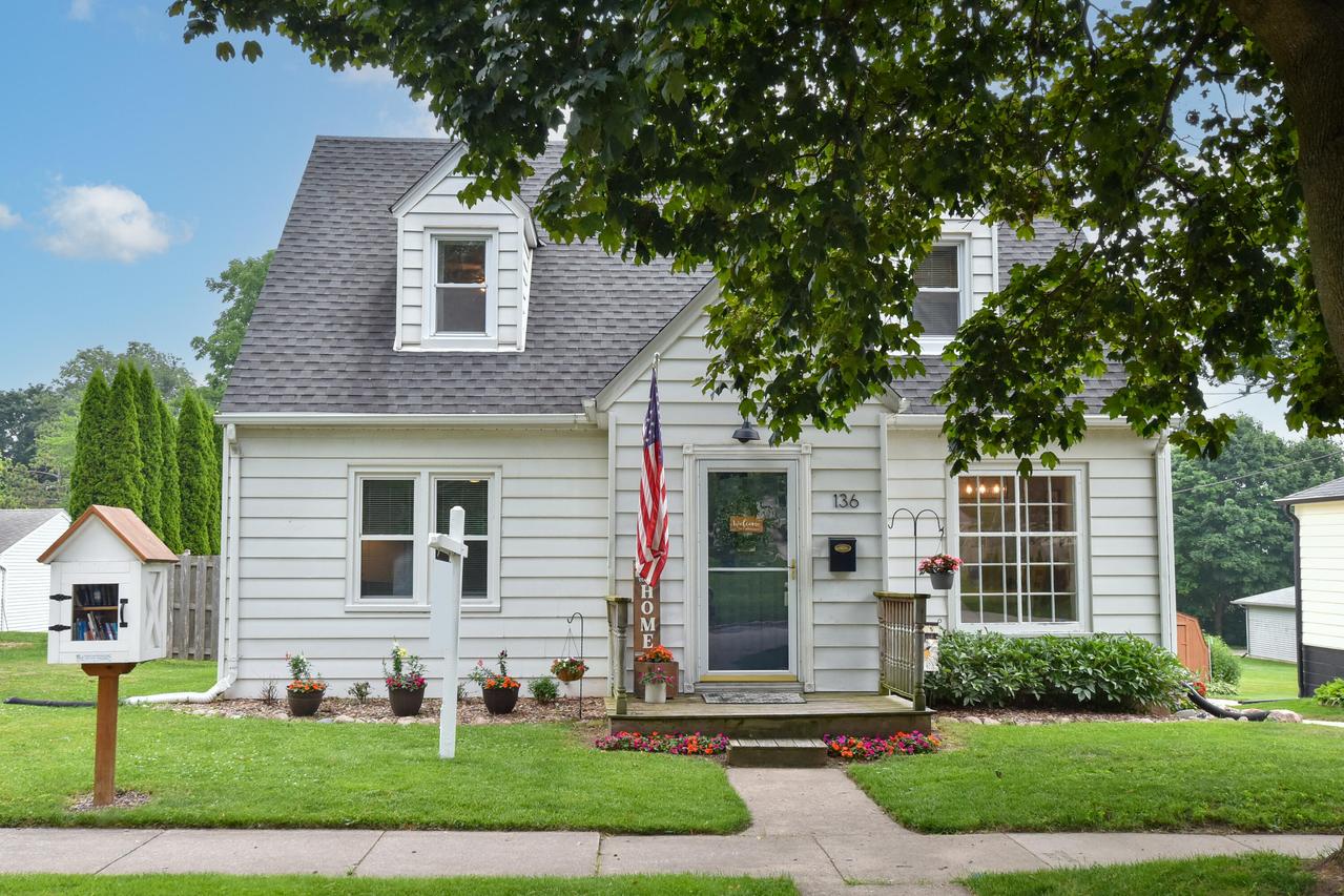 136 S Garfield Ave, Port Washington, WI 53074