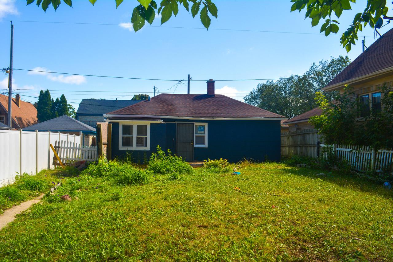 3206 N 44th St, Milwaukee, WI 53216