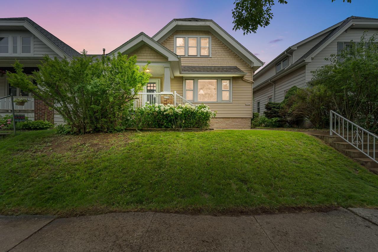 4532 N Bartlett Ave #4532A, Shorewood, WI 53211