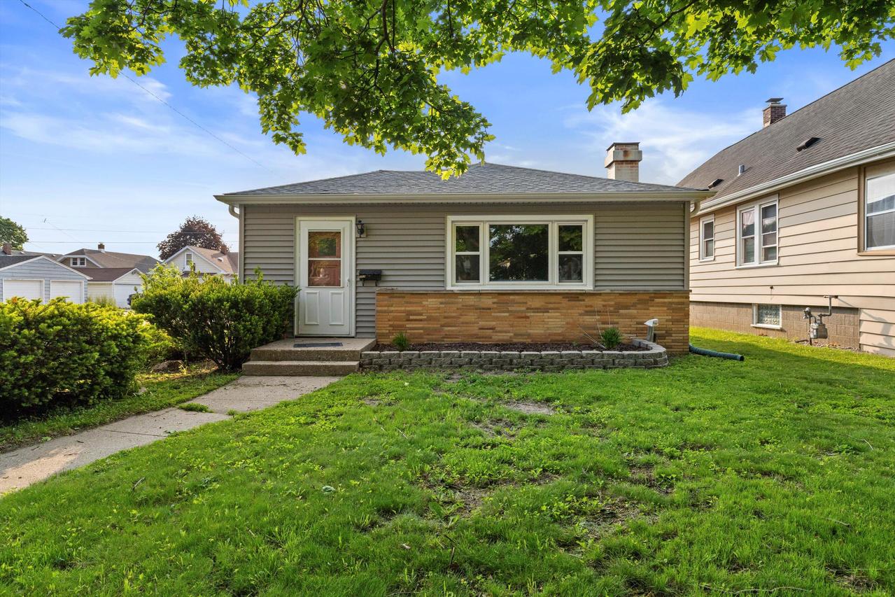 3419 73rd St, Kenosha, WI 53142
