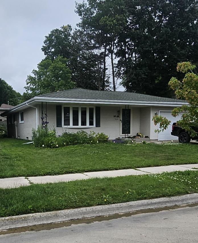 3634 S 17th Pl, Sheboygan, WI 53081