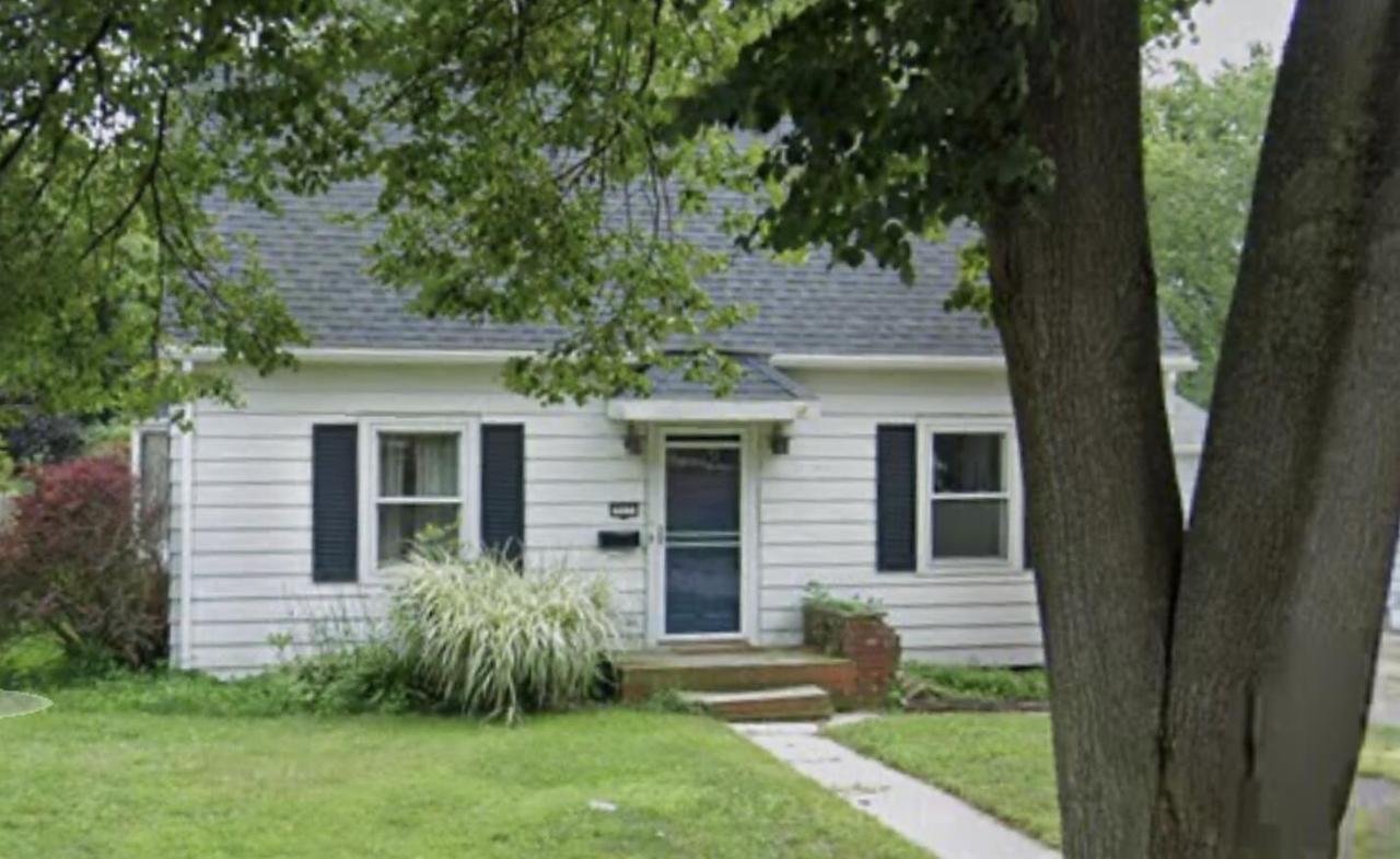 917 Michigan Ave, Waukesha, WI 53188