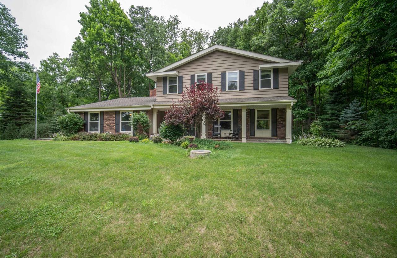 W265S7580 Crestview Dr, Vernon, WI 53189