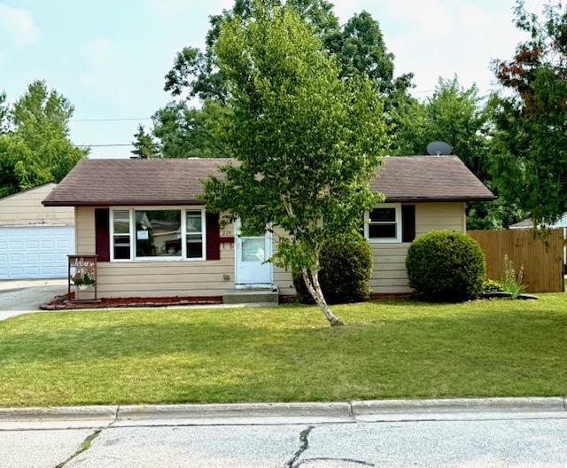 229 Shelly Dr, Sheboygan Falls, WI 53085