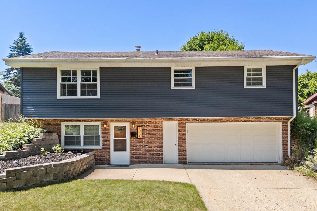 1938 Woodlawn Ave, West Bend, WI 53090