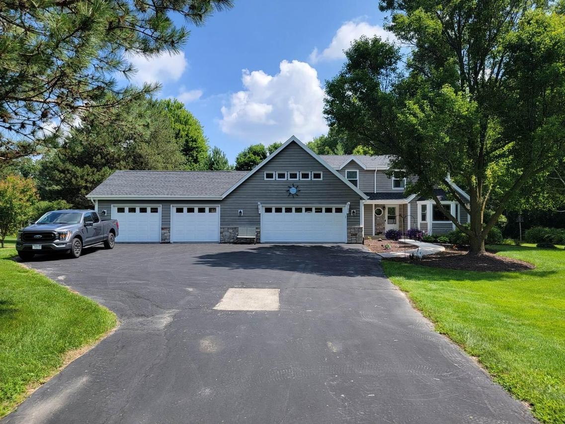 25520 Deer Ridge, Norway, WI 53185