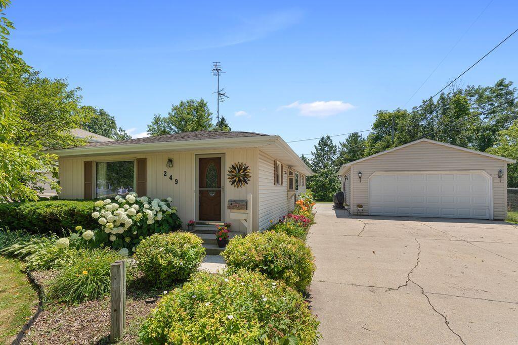 249 Shelly Dr, Sheboygan Falls, WI 53085